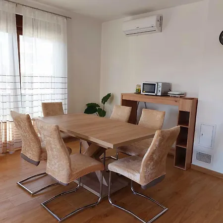 Ivana Novi Apartamento *
