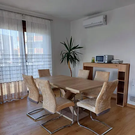 Ivana Novi Apartman Novi Vinodolski